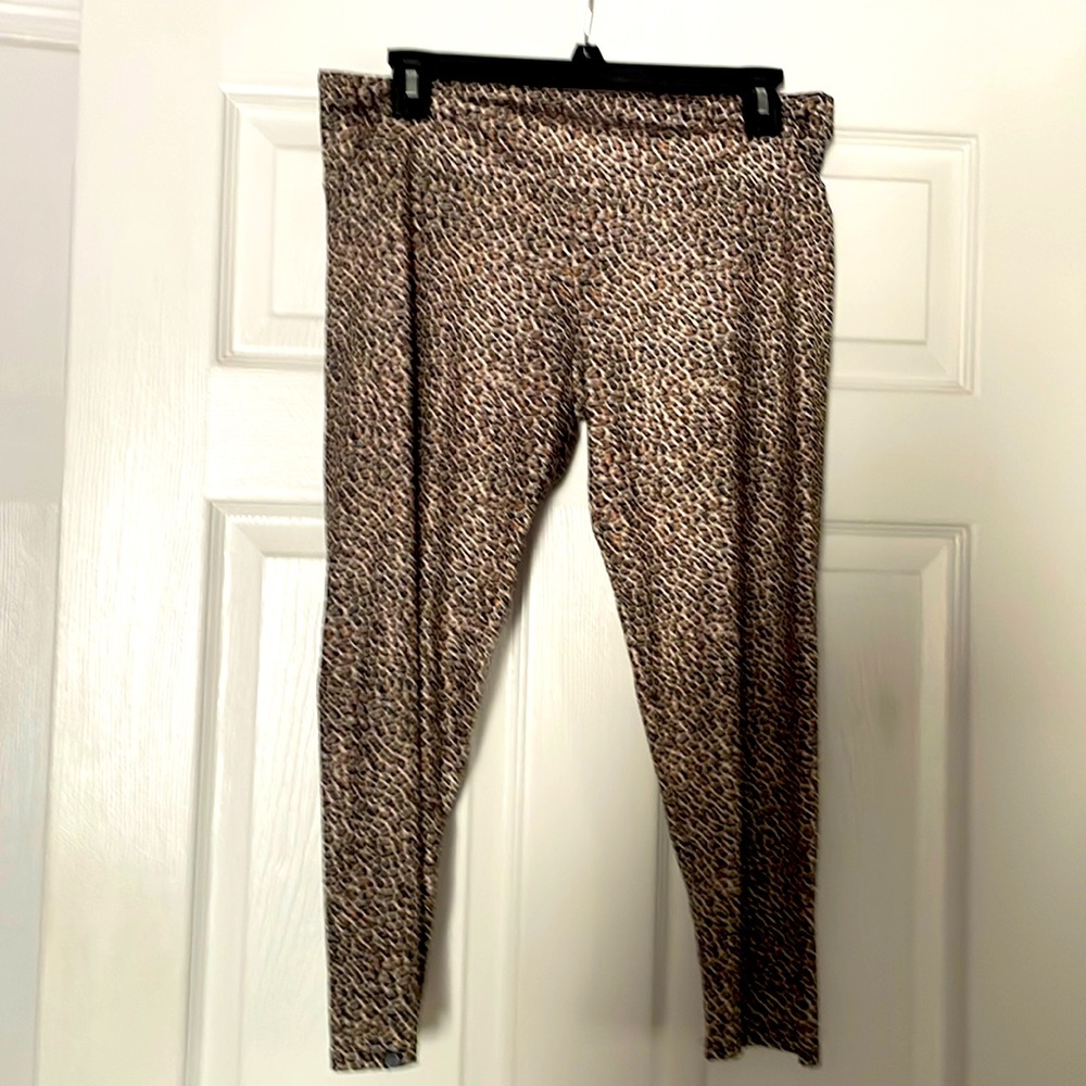 Leopard yoga pants